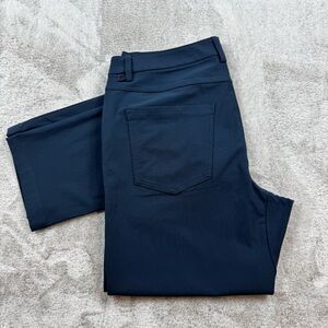 SOLD Lululemon ABC Classic fit chino pants men’s 33x31 dark blue warpstreme 5